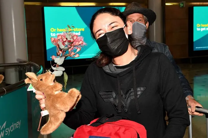 An den Gates wurden die Passagiere mit Plüsch-Kängurus und -Koalas, Blumen und dem beliebten Brotaufstrich "Vegemite" begrüßt.