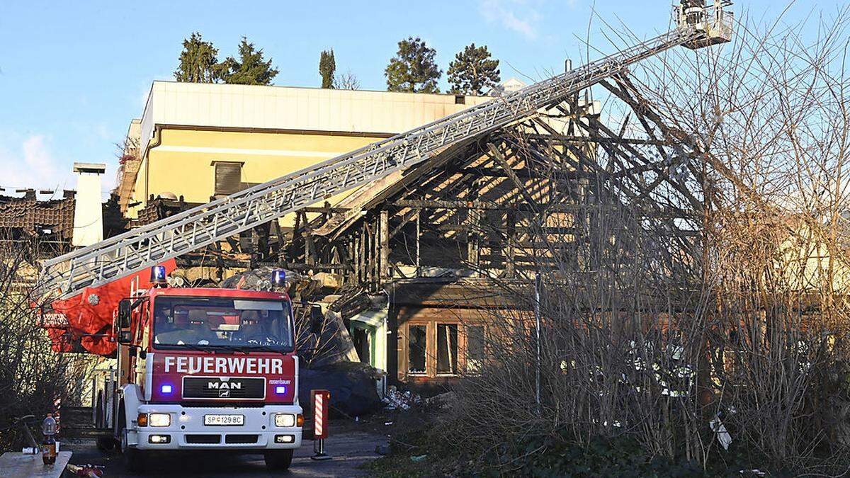 Das Landeskriminalamt ermittelte im Zusammenhang mit dem Großbrand in Spittal an der Drau wegen Brandstiftung.