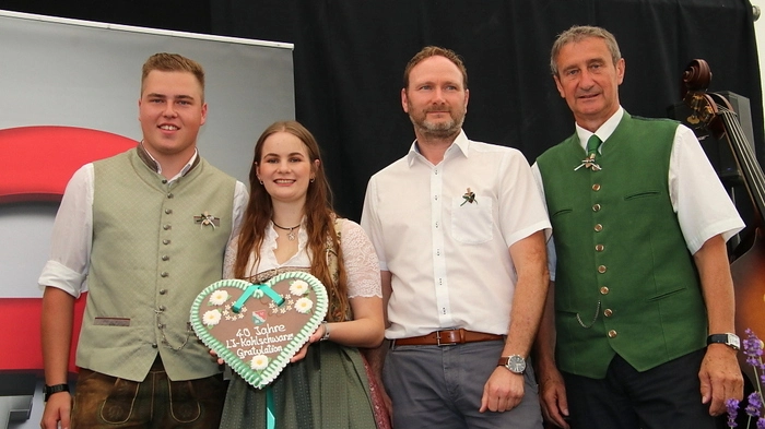 Mit einem Festakt wurde am Sonntag das Jubiläum gefeiert. Die Blasmusikkapelle Kainachtal spielte auf und umrahmte auch den Festgottesdienst, welcher von Pater Karmel aus Maria Enzersdorf, assistiert von Anton Eisner, zelebriert wurde.