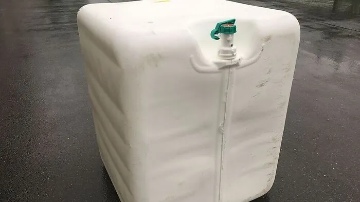 Dieser 1000 Liter-Tank wurde im Herbst 2016 im Bereich Graz Ost auf der A2 in Fahrtrichtung Wien verloren