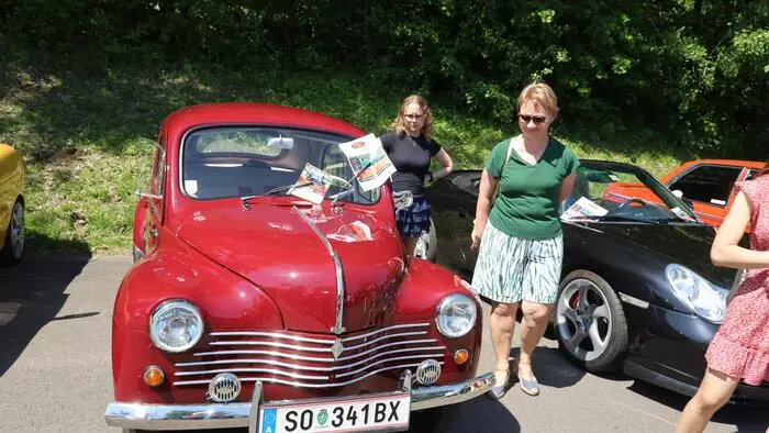 Am Pfingstsonntag fuhren beim Oldtimer-Treffen in Bairisch Kölldorf Oldtimer-Fans mit 600 Fahrzeugen vor