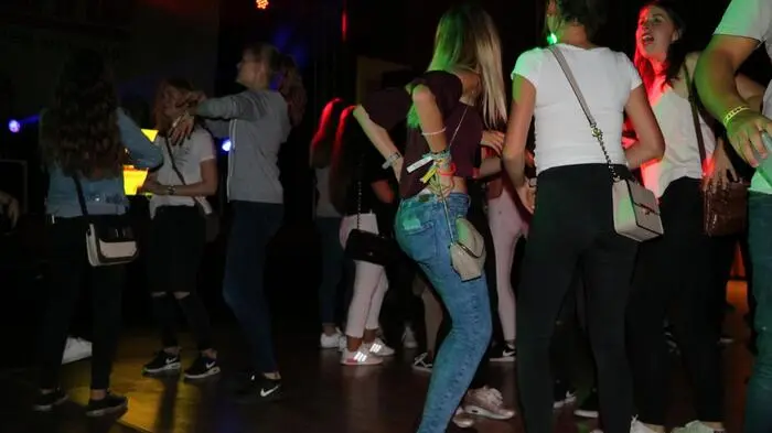 Viel gefeiert und getanzt wurde bei der ersten Antenne Schulstartparty im Volkshaus Weiz.