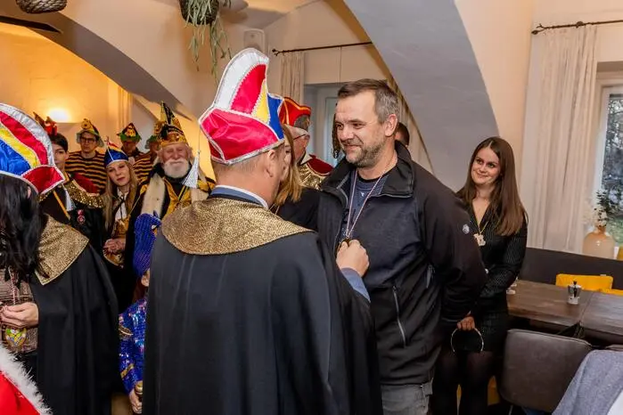 Prinz Blasius Musikus Sebastian der 29. Pferdebaron zu Arnoldstein und Prinzessin Ihre Lieblichkeit Laura die "Aufbrezlerin" zu Arnoldstein - Kinderpaar Julia, die Erste und Matthia der Erste