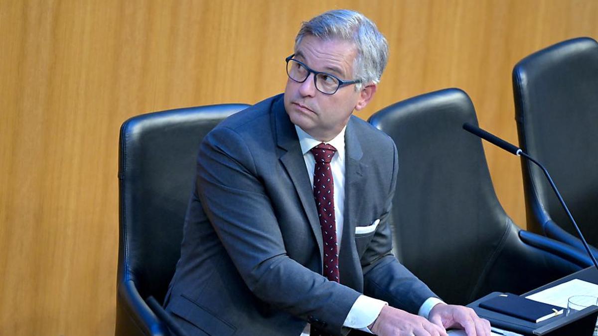 Noch-Finanzminister Magnus Brunner (ÖVP) verteidigt seine Arbeit.