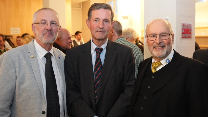 Präsident Siegfried Lagger und Chairman Josef Gracher begrüßen Bezirkshauptmann Klaus Brandner