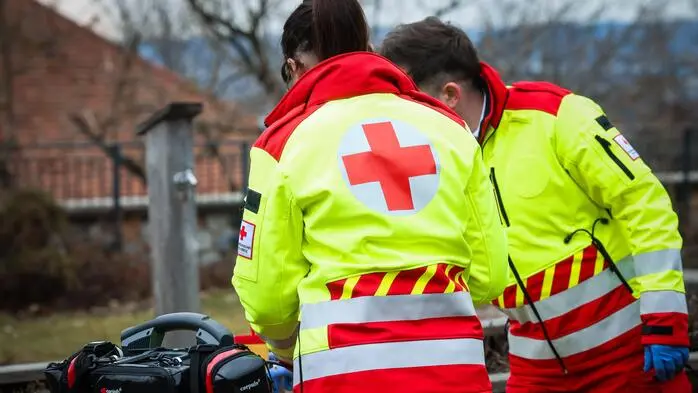 Zwei Sanitäter im Einsatz