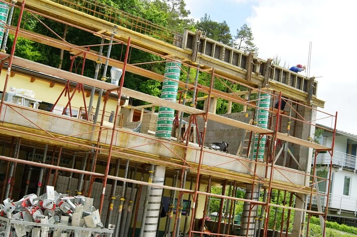 Die erste Bauphase ist beinahe abgeschlossen, die Betonarbeiten werden in den nächsten Tagen finalisiert. In der zweiten Bauphase wird der 9 Meter hohe Turm aufgestellt.