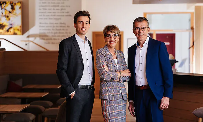 Gast- geber  Alexander, Margret & Peter Pölzl