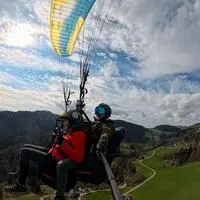 Jonas Hribernik bei einem Tandemflug