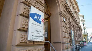 Beim Arbeitsmarktservice muss ein Antrag gestellt werden	 