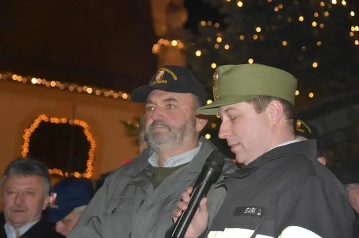 Seitens der Feuerwehr waren Bereichsfeuerwehrkommandant Johann Hönigschnabl und dessen Stellvertreter Thomas Gruber sowie zahlreiche Abschnittsfeuerwehrkommandanten anwesend.