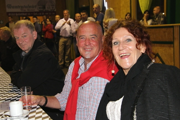Bandleader Helmut Brunner erinnerte auch an den vor vier Jahren verstorbenen aus der Region stammenden Charly Höfer, der zu den Gründungsmitgliedern im Jahre 2002 gezählt hatte.