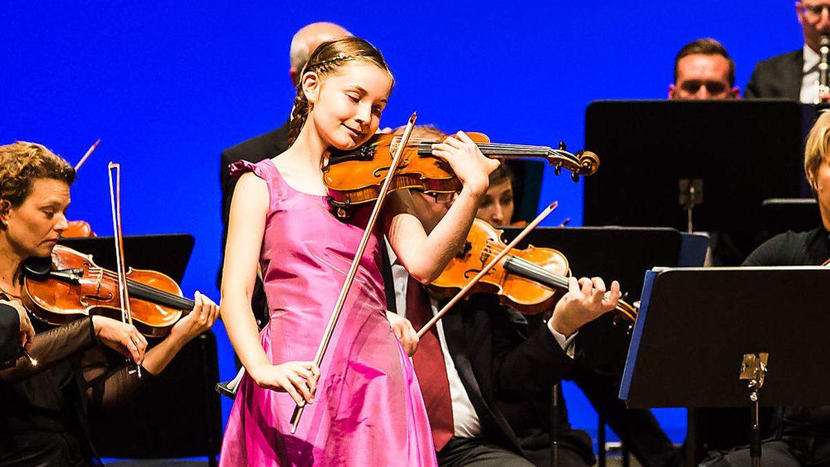 Alma Deutscher beim Eröffnungskonzert im Congress Center Villach