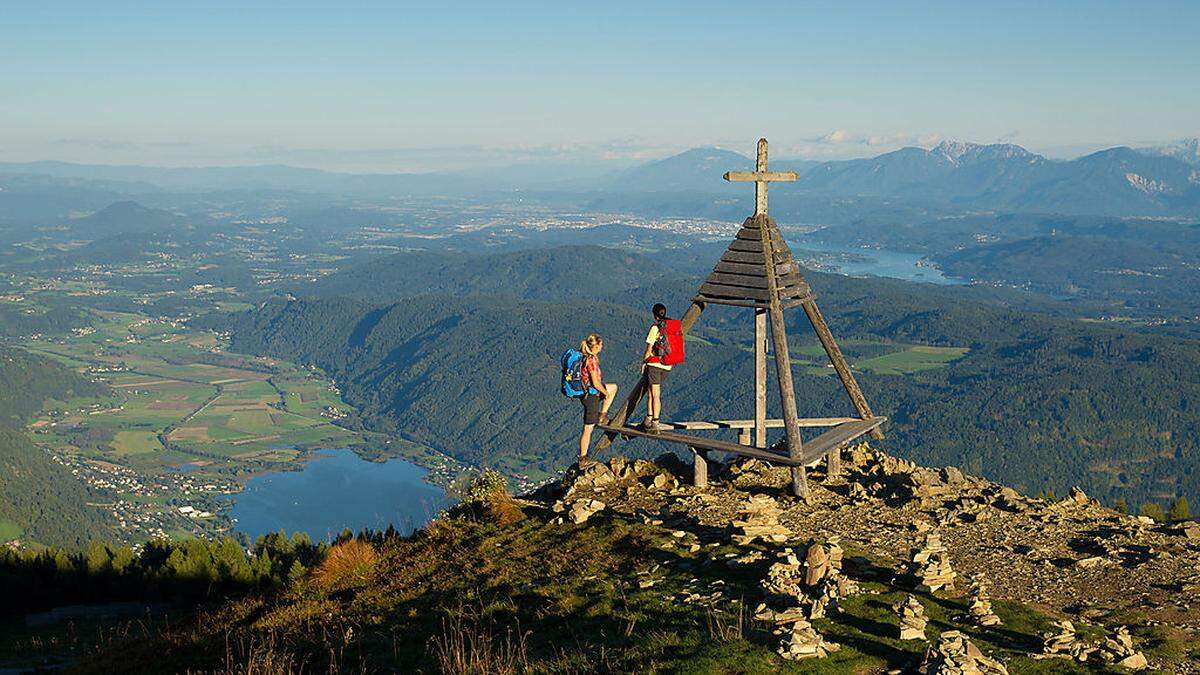 Ein Etappenziel auf dem Alpen-Adria-Trail ist die Gerlitzen - mit Blick auf Ossiacher- und Wörthersee