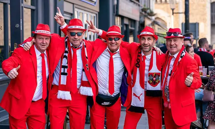 CARDIFF,WALES,24.MAR.22 - SOCCER - FIFA World Cup Qatar 2022, European qualifiers, playoff semifinal, OEFB international match, Wales vs Austria. Image shows fans of Austria.
Photo: GEPA pictures/ Johannes Friedl