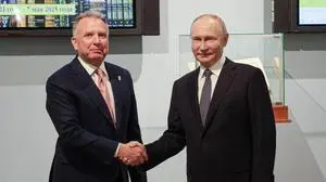 RUSSIA, ST PETERSBURG - APRIL 11, 2025: Russia s President Vladimir Putin R and United States Special Envoy to the Middle East Steve Witkoff shake hands during a meeting. Gavriil Grigorov/Russian Presidential Press and Information Office/TASS PUBLICATIONxINxGERxAUTxONLY 79761274