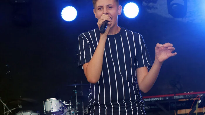 "Jungstar" Michael Huber (14 Jahre) aus Feldkirchen präsententierte seine neue Single beim Open Air.