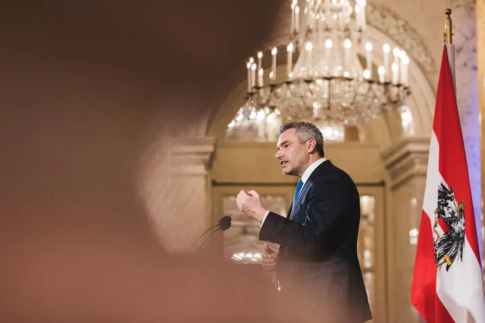 Bundeskanzler Karl Nehammer verabschiedete die Sportler ebenfalls