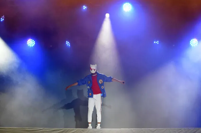Zum Abschluss lockte am Abend Cro, der deutsche Rapper mit der Pandamaske, die Massen vor die Festbühne.
