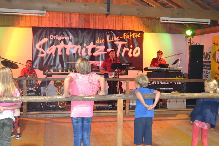 Für die musikalische Unterhaltung sorgte das „Sattnitz-Trio“.