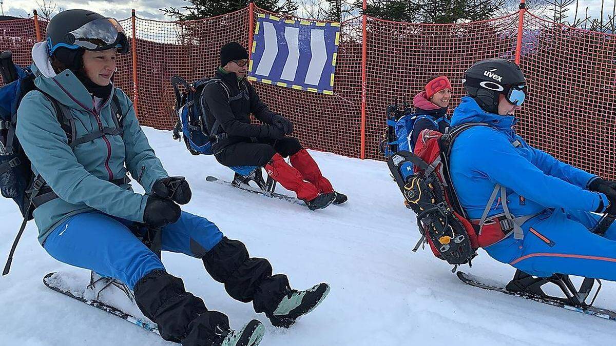 Mit dem Yooner fährt man ähnlich wie mit einem Skibob ins Tal