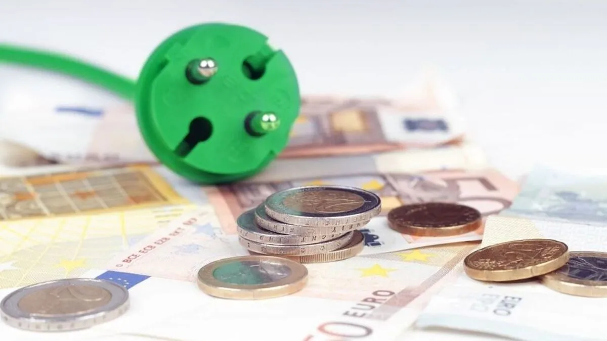 Wer seinen Stromlieferanten wechselt, spart in Tirol derzeit rund 160 Euro inklusive Wechselrabatt. 