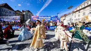 Bunt geht es zu beim Faschingsumzug der Kleinen Zeitung in Graz