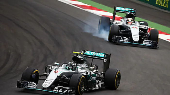 Hamilton und Rosberg in Spielberg, kurz vor der Kollision
