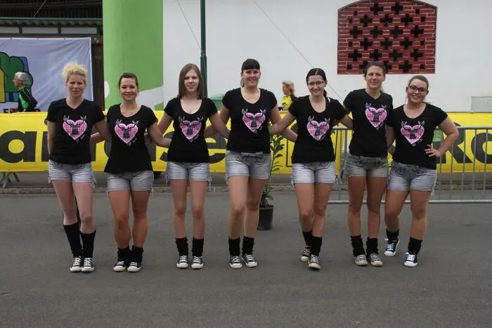 Vor dem offiziellen Start sorgte die Gruppe VIP Girls aus Feldbach für die richtige Einstimmung. Mit einer Mischung aus Schlagern und Pop Songs motivierten sie Zuschauer und Läufer.