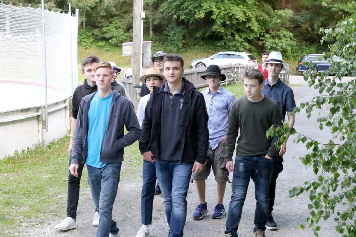 Übrigens: Auch aus der angrenzenden Steiermark waren Jung und Alt gekommen, um eine der kürzesten Nächte des Jahres zum Tag zu machen. 