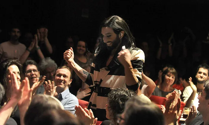 Ein Bad im Publikum: Conchita Wurst in Wien