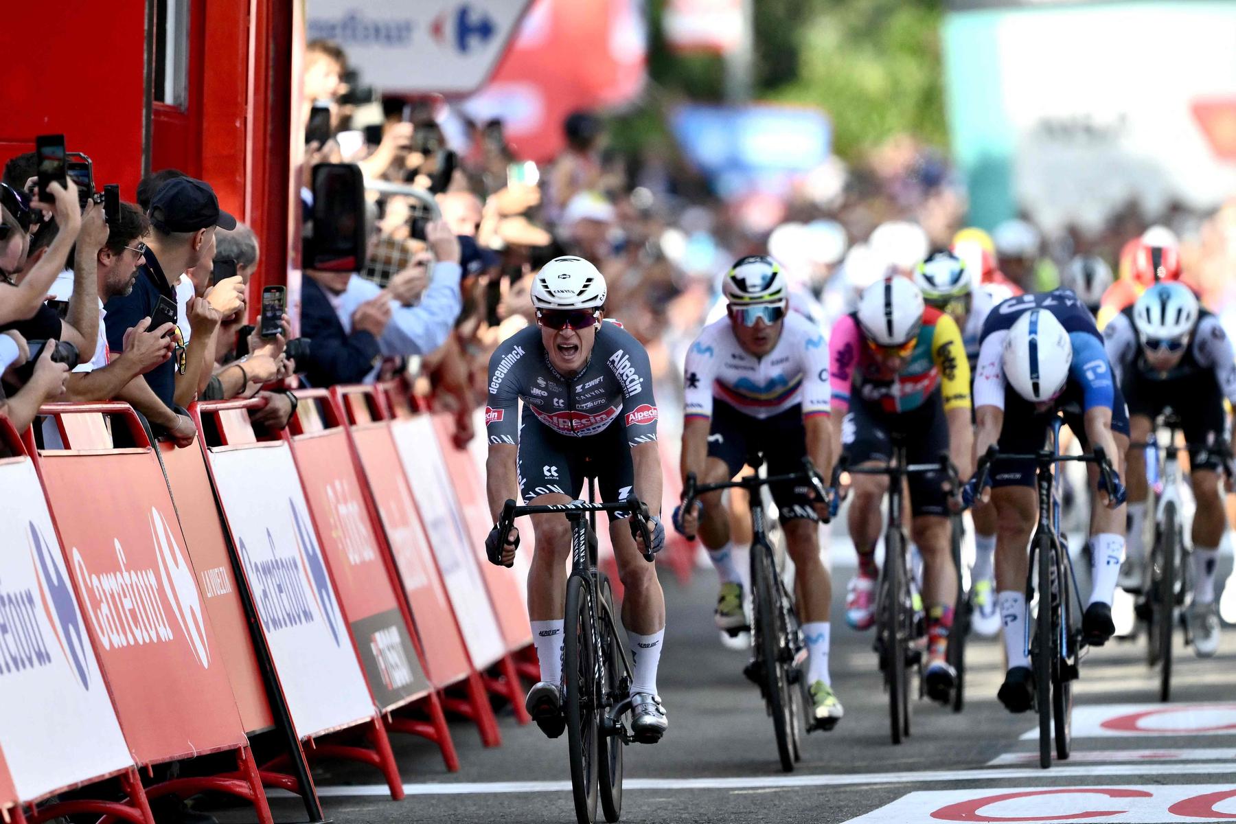 Radsport: Jasper Philipsen gewinnt erste Vuelta-Etappe im Massensprint