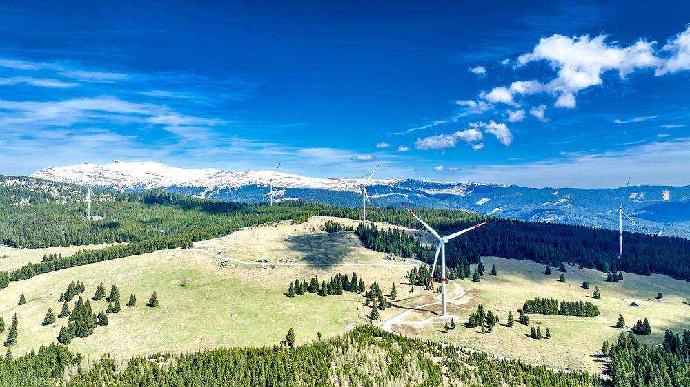 Die Kelag stieg mit der Übernahme des vor einer Woche eröffneten ersten Kärntner Windparks im Lavanttal in die Windkraft ein