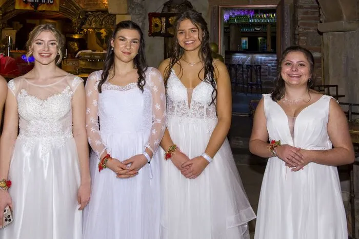 Es war eine rauschende Ballnacht mit den Seckauer Maturantinnen und Maturanten in den Räumlichkeiten der Burg in Spielberg. Die jungen Damen und Herren der achten Klassen hatten als Motto "Fiesta del Fuego" gewählt.