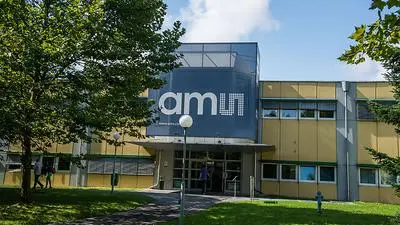 Alle warten gespannt auf das neue iPhone