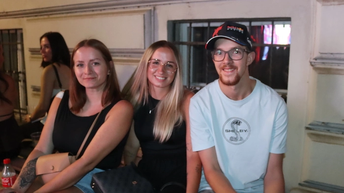 Der Weiherplatz in Wolfsberg wurde am Donnerstagabend zum „Platz der großen Hoffnung“. Bei der Live-Übertragung des Spieles der österreichischen Nationalmannschaft gegen den amtierenden Europameister Spanien trafen sich Fans zum Mitfiebern. Trotz einer realistischen Niederlage der Österreicher gab es nach dem Schlusspfiff anerkennenden Applaus aus Wolfsberg.