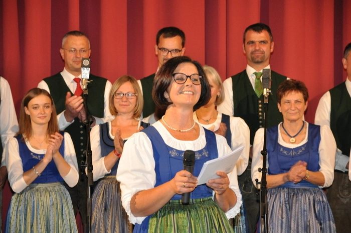 Nun präsentierte man aber stolz den neuen Tonträger mit dem Titel „Trag mi“.