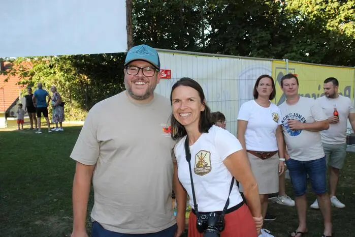  Bei sommerlichen Temperaturen wurden die vielen Besucher mit einem abwechslungsreichen Programm und Austropop vom Feinsten aus den letzten Jahrzehnten musikalisch verwöhnt. 