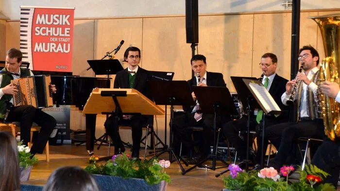 Im Festsaal der Volksschule Ranten wurde am 12. Februar von Lehrern der Musikschule Murau ein Konzert geboten.