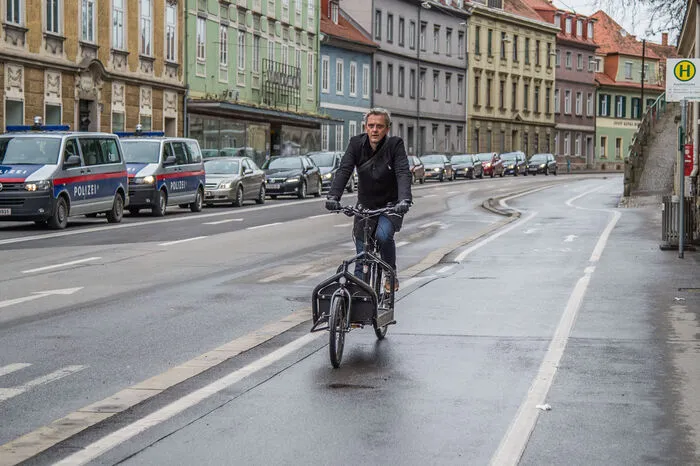 Den alten Zustand hatte auch Mikael Colville-Anderson von copenhagenize.com bei seinem Graz-Besuch kritisiert.