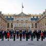 Die Staats- und Regierungschefs der EU vor der prächtigen Kulisse von Schloss Versailles