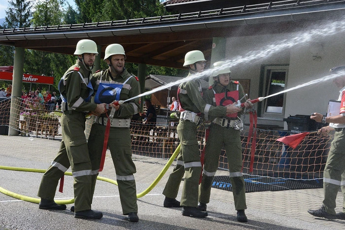 Die FF Drobollach 10 beim Abschnittsleistungswettbewerb.