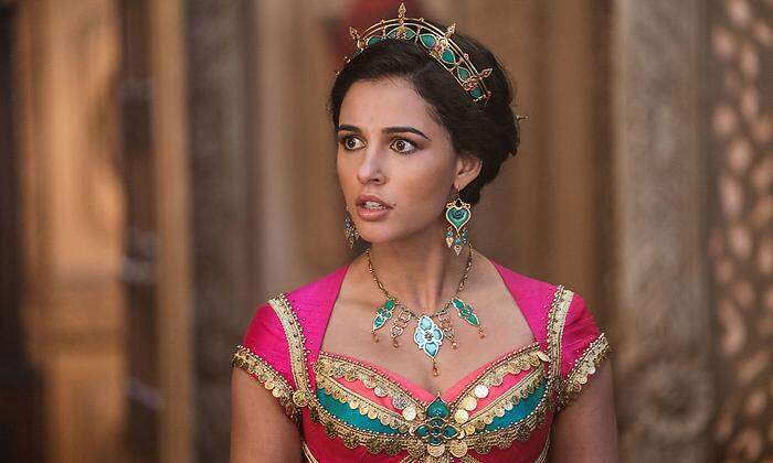 Naomi Scott als Prinzessin Jasmine 	