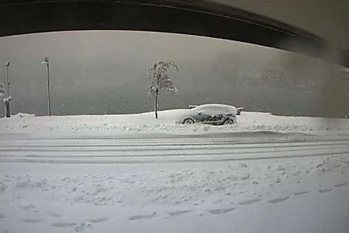 Da heißt es die Schneeschaufel auspacken: Die Webcam des "Skiworld Sportshop"-Turrach zeigt gut 20 Zentimeter Schnee.