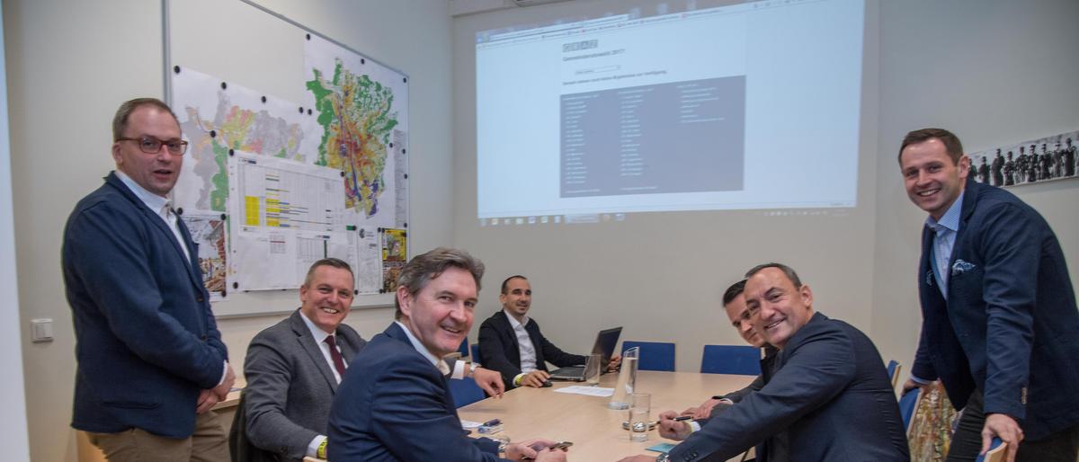 Ein Foto von 2017 mit der damaligen FPÖ-Spitze rund um Mario Kunasek und Mario Eustacchio. Matthias Eder ist links im Bild