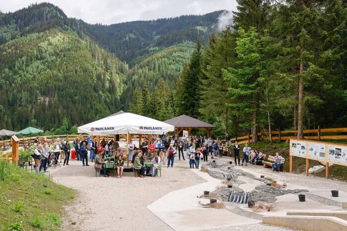Viele Einheimische und zahlreiche Ehrengäste trafen sich am 21. Mai 2022 zur offiziellen Eröffnung des „Wassererlebnis Öblarn“.