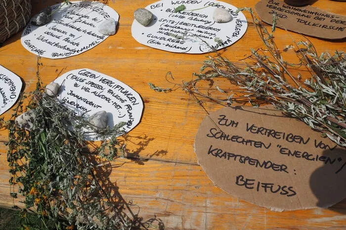 Bitte klicken Sie sich durch die Bilder. . .