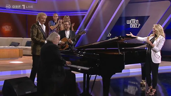 Das Einlösen der verlorenen Wette: Benny und Björn musizierten live, Helene Fischer sang dazu (den ABBA-Klassiker "S.O.S")