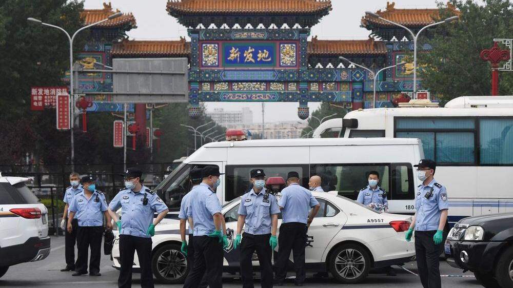 Der Xinfadi-Markt in Peking wurde geschlossen und wird nun streng bewacht.