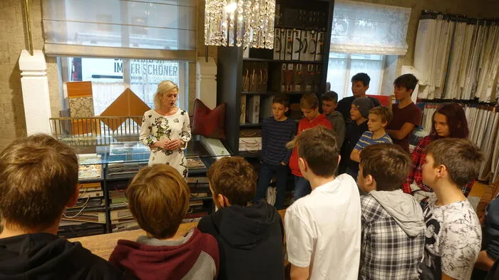 Klicken Sie sich durch den Vormittag der Schülerinnen und Schüler bei Strametz in Weiz!
